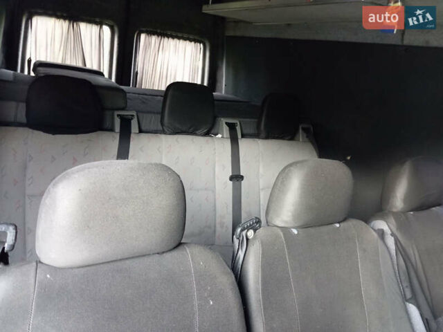 Белый Мерседес Sprinter, объемом двигателя 2.2 л и пробегом 590 тыс. км за 8000 $, фото 2 на Automoto.ua