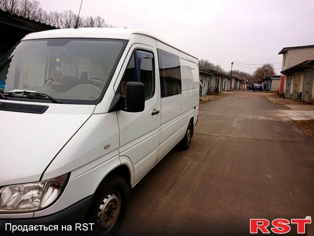 Белый Мерседес Sprinter, объемом двигателя 2.2 л и пробегом 419 тыс. км за 10000 $, фото 1 на Automoto.ua