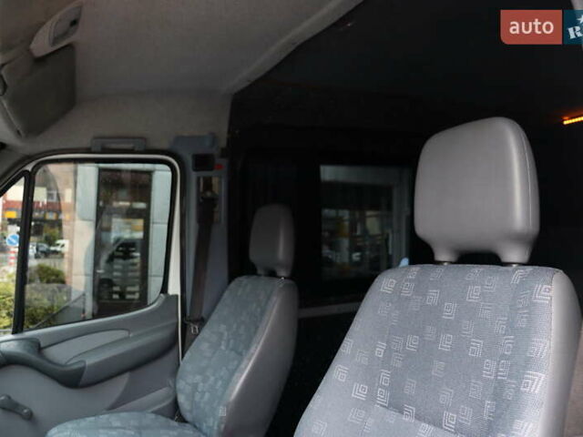 Мерседес Sprinter 2005 в Львове на Automoto.ua Белый Мерседес Sprinter, объемом двигателя 2.2 л и пробегом 370 тыс. км за 9900 $, фото 14 на Automoto.ua