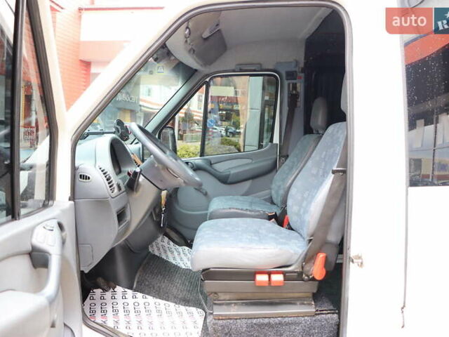Мерседес Sprinter 2005 в Львове на Automoto.ua Белый Мерседес Sprinter, объемом двигателя 2.2 л и пробегом 370 тыс. км за 9900 $, фото 13 на Automoto.ua