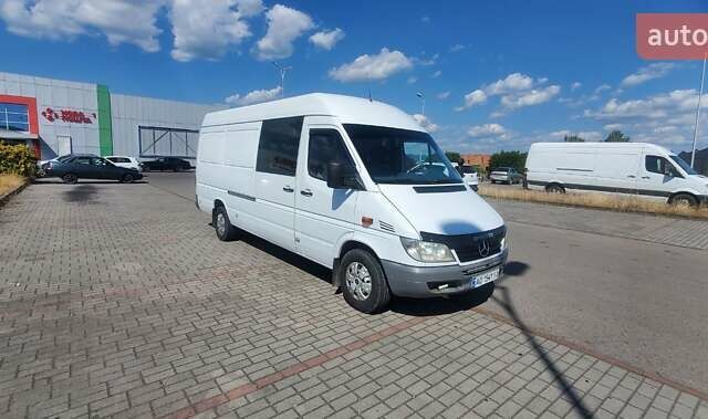 Белый Мерседес Sprinter, объемом двигателя 2.1 л и пробегом 514 тыс. км за 9200 $, фото 5 на Automoto.ua