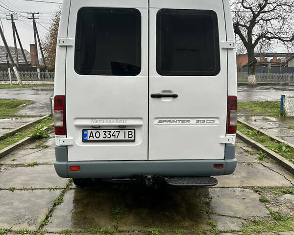 Белый Мерседес Sprinter, объемом двигателя 2.1 л и пробегом 950 тыс. км за 8100 $, фото 17 на Automoto.ua