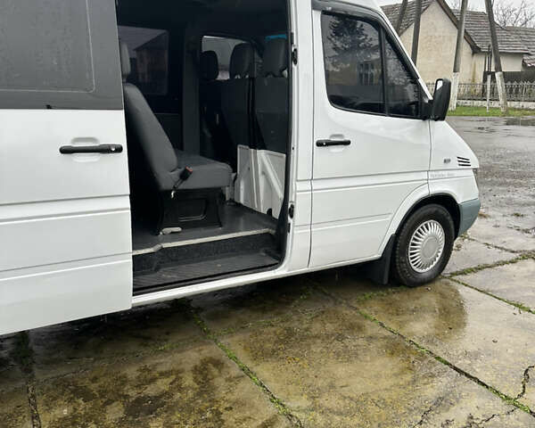 Белый Мерседес Sprinter, объемом двигателя 2.1 л и пробегом 950 тыс. км за 8100 $, фото 6 на Automoto.ua