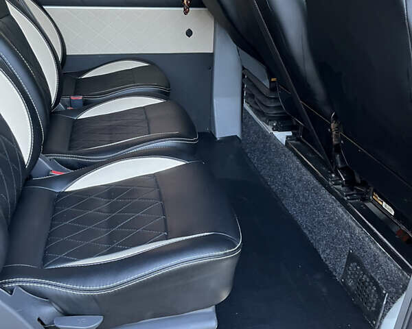 Белый Мерседес Sprinter, объемом двигателя 2.1 л и пробегом 900 тыс. км за 12000 $, фото 13 на Automoto.ua