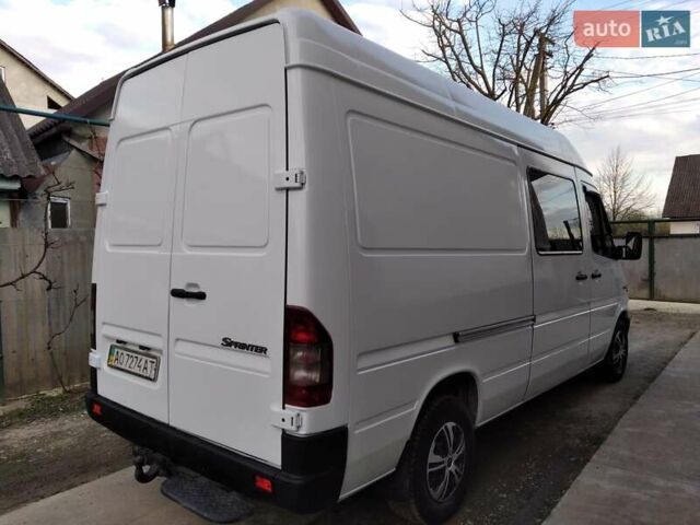 Белый Мерседес Sprinter, объемом двигателя 2.2 л и пробегом 520 тыс. км за 8000 $, фото 10 на Automoto.ua