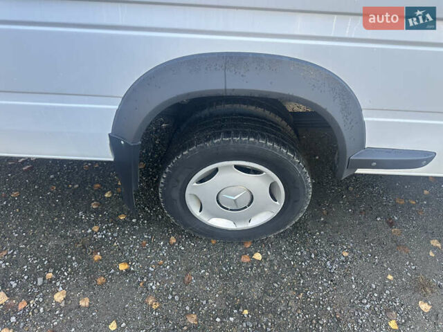 Белый Мерседес Sprinter, объемом двигателя 0 л и пробегом 500 тыс. км за 17500 $, фото 9 на Automoto.ua