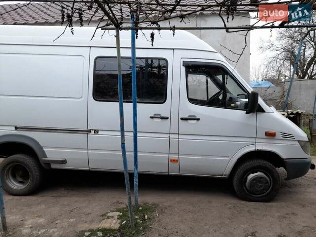 Белый Мерседес Sprinter, объемом двигателя 2.2 л и пробегом 500 тыс. км за 8500 $, фото 1 на Automoto.ua