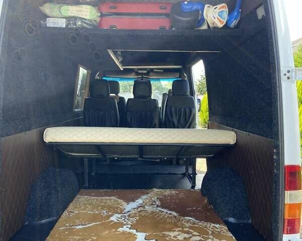 Белый Мерседес Sprinter, объемом двигателя 2.15 л и пробегом 50 тыс. км за 9500 $, фото 26 на Automoto.ua