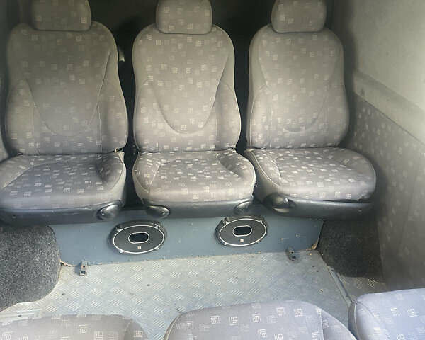Мерседес Sprinter 2005 в Киеве на Automoto.ua Белый Мерседес Sprinter, объемом двигателя 2.15 л и пробегом 454 тыс. км за 6000 $, фото 4 на Automoto.ua