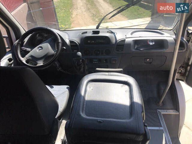 Белый Мерседес Sprinter, объемом двигателя 0 л и пробегом 300 тыс. км за 10500 $, фото 4 на Automoto.ua