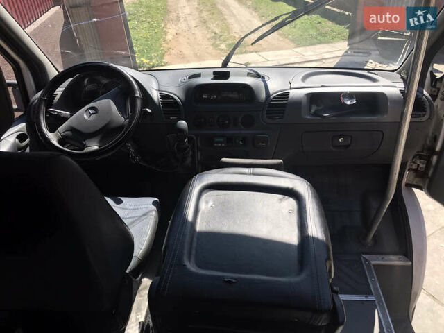 Белый Мерседес Sprinter, объемом двигателя 0 л и пробегом 300 тыс. км за 10500 $, фото 5 на Automoto.ua