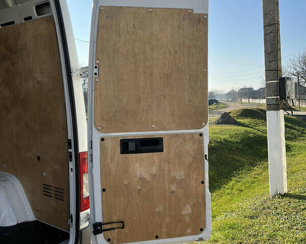 Белый Мерседес Sprinter, объемом двигателя 0 л и пробегом 205 тыс. км за 14800 $, фото 46 на Automoto.ua