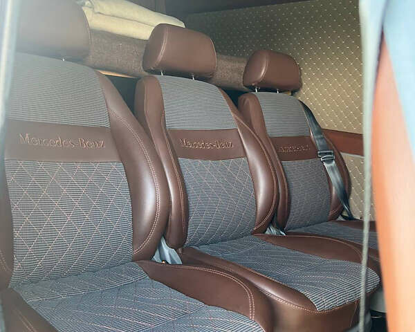 Белый Мерседес Sprinter, объемом двигателя 2.15 л и пробегом 700 тыс. км за 7499 $, фото 3 на Automoto.ua