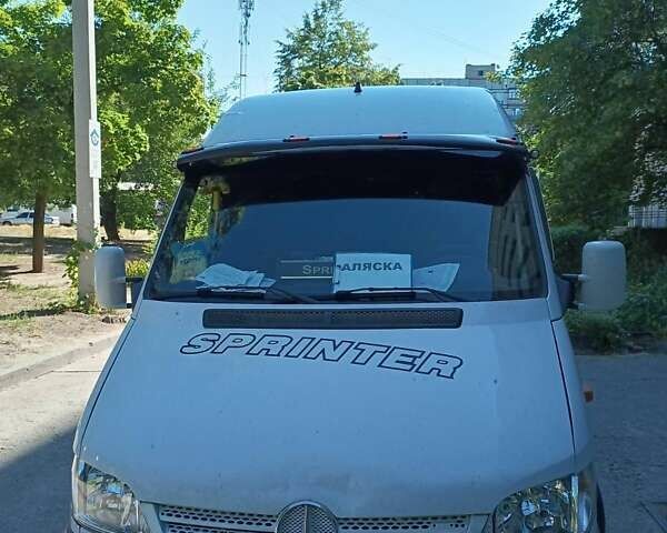 Білий Мерседес Sprinter, об'ємом двигуна 2.15 л та пробігом 320 тис. км за 8500 $, фото 1 на Automoto.ua