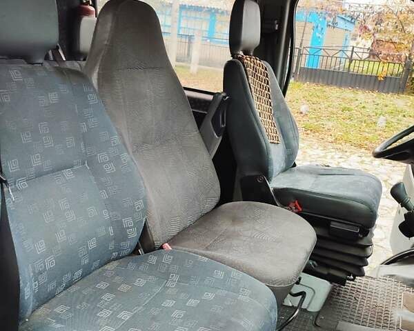 Белый Мерседес Sprinter, объемом двигателя 2.3 л и пробегом 183 тыс. км за 8555 $, фото 7 на Automoto.ua