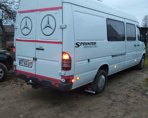 Белый Мерседес Sprinter, объемом двигателя 2.2 л и пробегом 350 тыс. км за 7500 $, фото 13 на Automoto.ua