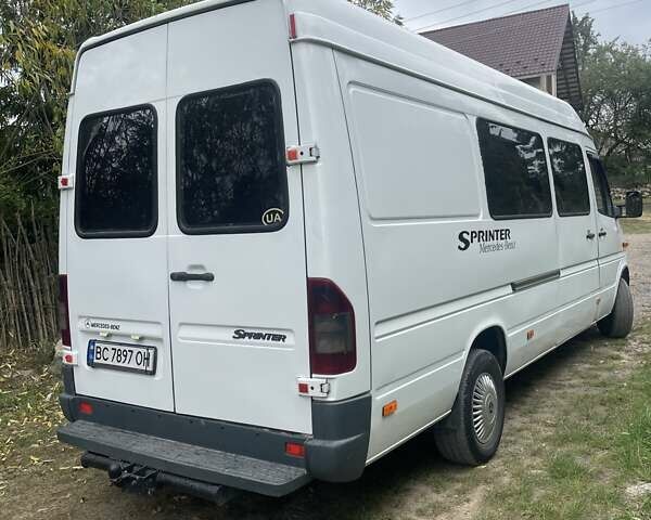 Белый Мерседес Sprinter, объемом двигателя 2.15 л и пробегом 779 тыс. км за 9400 $, фото 5 на Automoto.ua