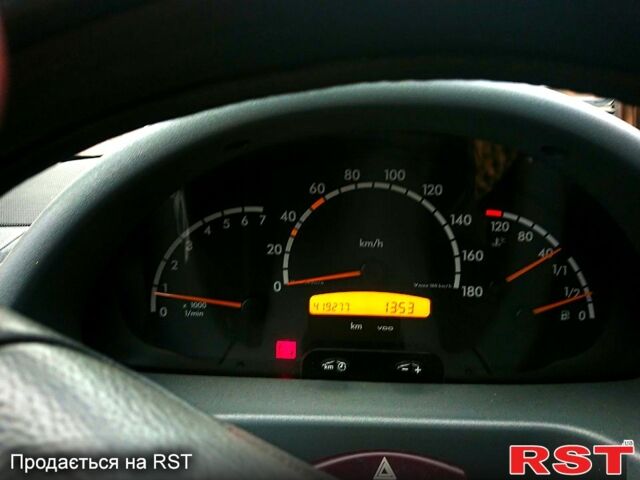 Белый Мерседес Sprinter, объемом двигателя 2.2 л и пробегом 419 тыс. км за 10000 $, фото 9 на Automoto.ua