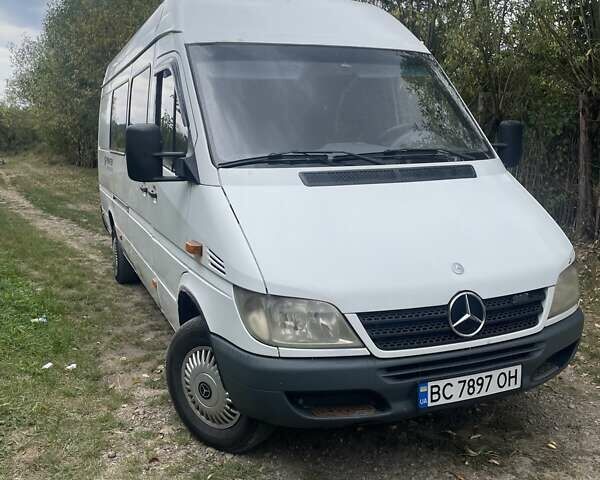 Белый Мерседес Sprinter, объемом двигателя 2.15 л и пробегом 779 тыс. км за 9400 $, фото 8 на Automoto.ua