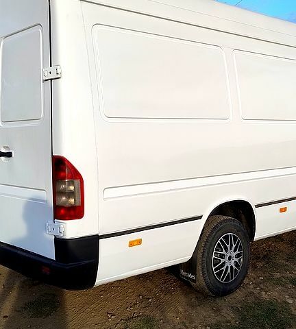 Белый Мерседес Sprinter, объемом двигателя 2.2 л и пробегом 0 тыс. км за 10000 $, фото 3 на Automoto.ua