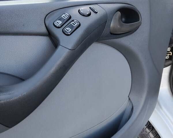 Белый Мерседес Sprinter, объемом двигателя 2.69 л и пробегом 410 тыс. км за 10100 $, фото 22 на Automoto.ua