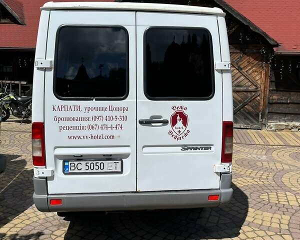 Белый Мерседес Sprinter, объемом двигателя 2.69 л и пробегом 685 тыс. км за 9500 $, фото 1 на Automoto.ua