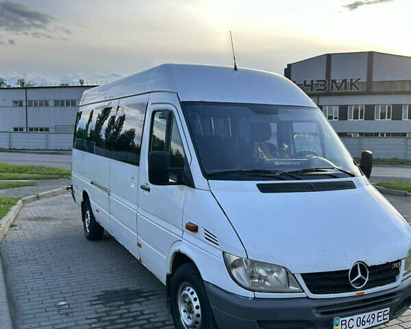 Белый Мерседес Sprinter, объемом двигателя 0 л и пробегом 450 тыс. км за 5299 $, фото 2 на Automoto.ua