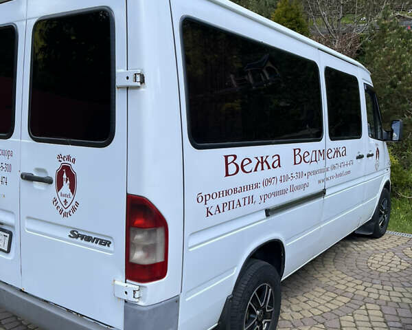 Белый Мерседес Sprinter, объемом двигателя 2.69 л и пробегом 685 тыс. км за 9500 $, фото 10 на Automoto.ua