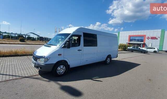 Белый Мерседес Sprinter, объемом двигателя 2.1 л и пробегом 514 тыс. км за 9200 $, фото 6 на Automoto.ua