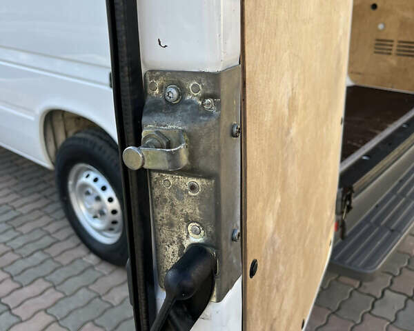 Белый Мерседес Sprinter, объемом двигателя 0 л и пробегом 205 тыс. км за 14800 $, фото 45 на Automoto.ua