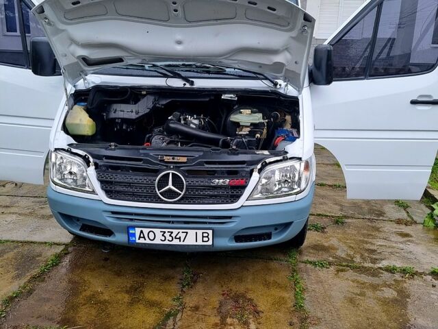 Белый Мерседес Sprinter, объемом двигателя 2.1 л и пробегом 510 тыс. км за 8200 $, фото 2 на Automoto.ua