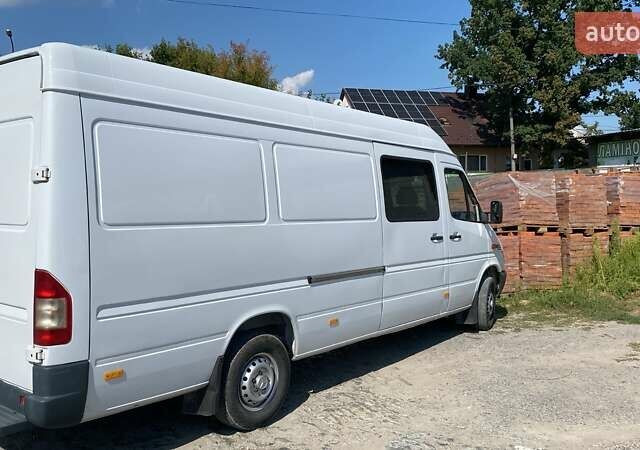 Белый Мерседес Sprinter, объемом двигателя 2.15 л и пробегом 800 тыс. км за 12500 $, фото 5 на Automoto.ua