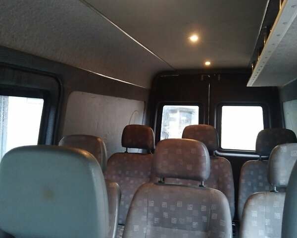 Белый Мерседес Sprinter, объемом двигателя 2.1 л и пробегом 380 тыс. км за 9000 $, фото 5 на Automoto.ua