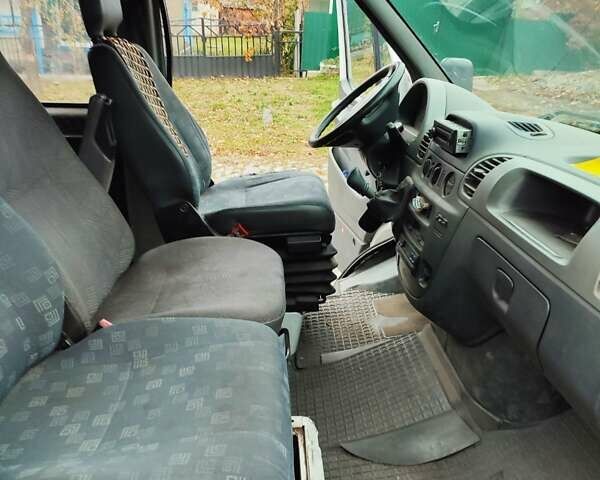 Белый Мерседес Sprinter, объемом двигателя 2.3 л и пробегом 183 тыс. км за 8555 $, фото 4 на Automoto.ua