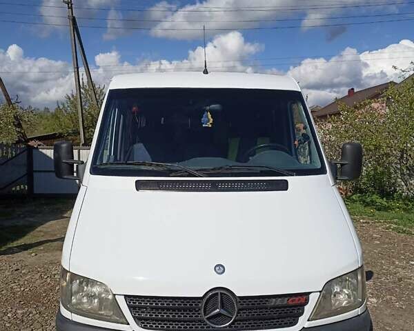 Білий Мерседес Sprinter, об'ємом двигуна 2.1 л та пробігом 500 тис. км за 10800 $, фото 1 на Automoto.ua