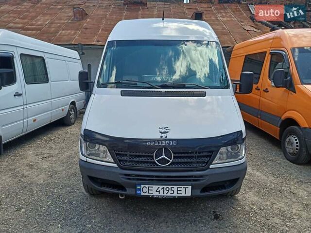 Белый Мерседес Sprinter, объемом двигателя 2.7 л и пробегом 890 тыс. км за 11111 $, фото 4 на Automoto.ua