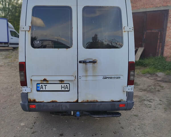 Білий Мерседес Sprinter, об'ємом двигуна 2.7 л та пробігом 491 тис. км за 7599 $, фото 1 на Automoto.ua