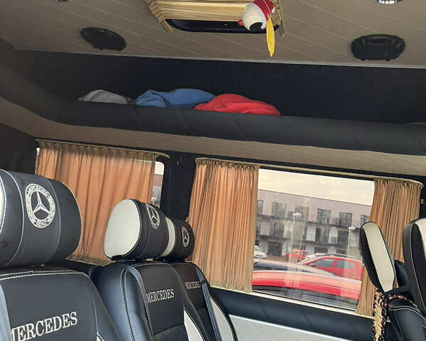 Белый Мерседес Sprinter, объемом двигателя 2.1 л и пробегом 900 тыс. км за 12000 $, фото 8 на Automoto.ua