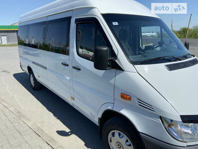 Белый Мерседес Sprinter, объемом двигателя 2.69 л и пробегом 600 тыс. км за 9400 $, фото 1 на Automoto.ua