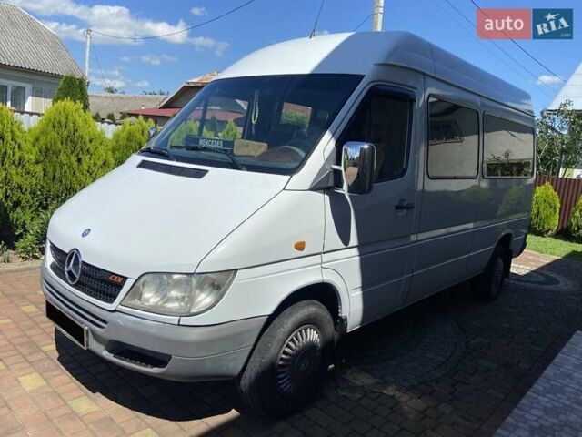 Белый Мерседес Sprinter, объемом двигателя 2.15 л и пробегом 50 тыс. км за 9500 $, фото 41 на Automoto.ua