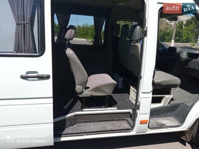 Белый Мерседес Sprinter, объемом двигателя 2.1 л и пробегом 311 тыс. км за 7900 $, фото 5 на Automoto.ua