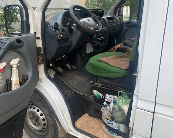 Белый Мерседес Sprinter, объемом двигателя 0 л и пробегом 410 тыс. км за 7300 $, фото 2 на Automoto.ua
