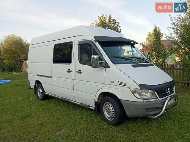 Белый Мерседес Sprinter, объемом двигателя 2.2 л и пробегом 590 тыс. км за 8000 $, фото 5 на Automoto.ua
