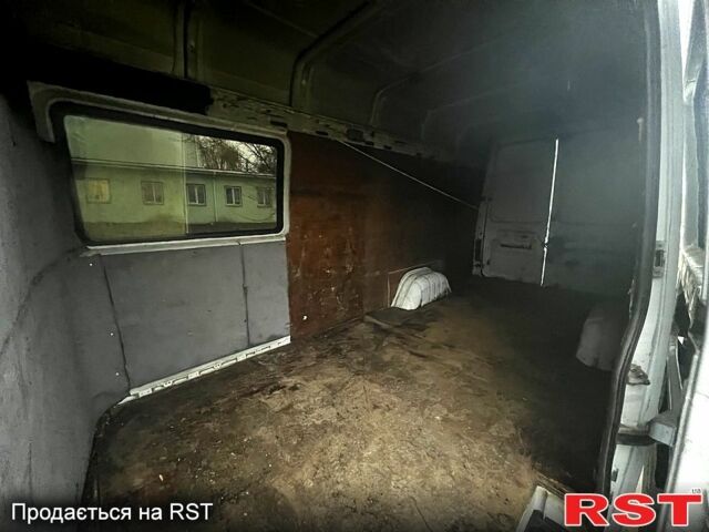 Белый Мерседес Sprinter, объемом двигателя 2.2 л и пробегом 200 тыс. км за 9500 $, фото 11 на Automoto.ua