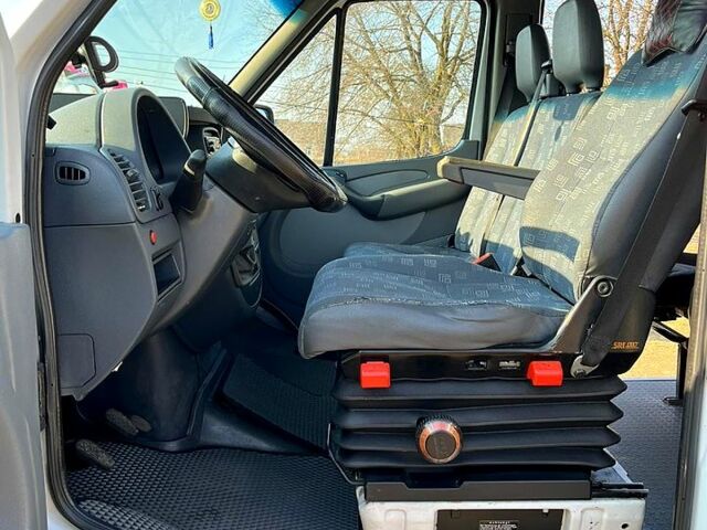 Білий Мерседес Sprinter, об'ємом двигуна 2.1 л та пробігом 600 тис. км за 9800 $, фото 3 на Automoto.ua