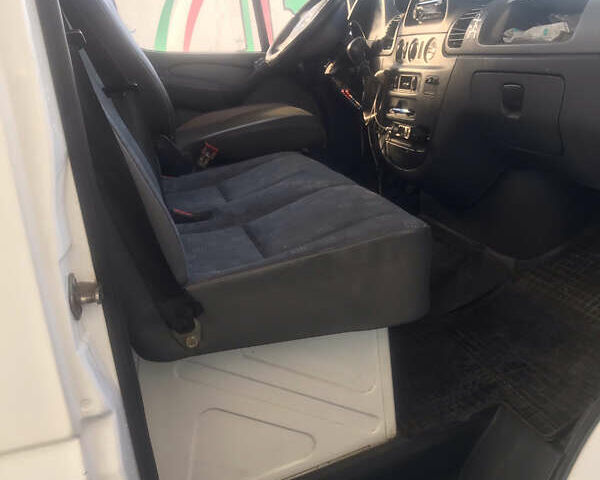 Білий Мерседес Sprinter, об'ємом двигуна 2.7 л та пробігом 365 тис. км за 10200 $, фото 4 на Automoto.ua