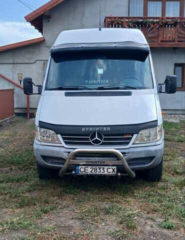 Белый Мерседес Sprinter, объемом двигателя 2.69 л и пробегом 500 тыс. км за 9799 $, фото 17 на Automoto.ua