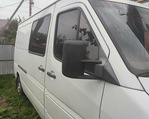 Белый Мерседес Sprinter, объемом двигателя 2.7 л и пробегом 365 тыс. км за 12500 $, фото 1 на Automoto.ua