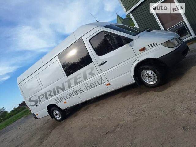 Белый Мерседес Sprinter, объемом двигателя 2.15 л и пробегом 265 тыс. км за 8000 $, фото 1 на Automoto.ua