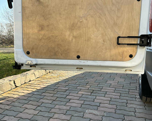 Белый Мерседес Sprinter, объемом двигателя 0 л и пробегом 205 тыс. км за 14800 $, фото 44 на Automoto.ua